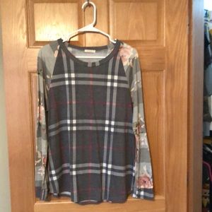Long sleeve plaid and floral size large